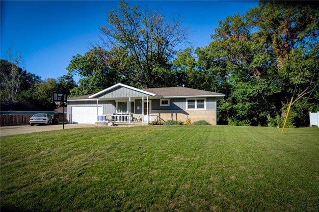 Photo - 858 Haynes Dr House