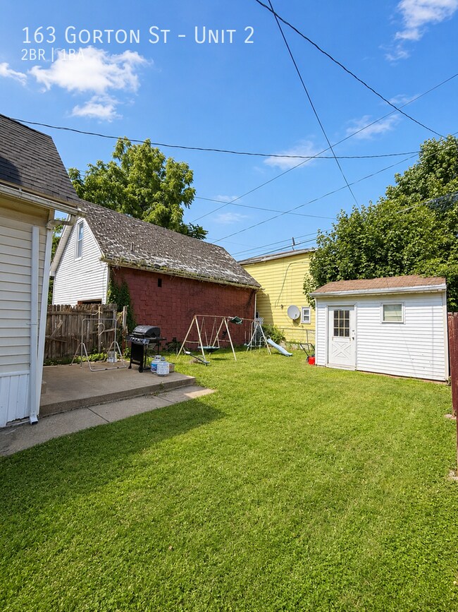 Building Photo - 163 Gorton St Unit 2