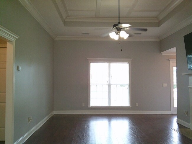 Photo - Spacious 3BR Home with Screened Porch, Fenced Backyard & Wired Shop in North Valdosta