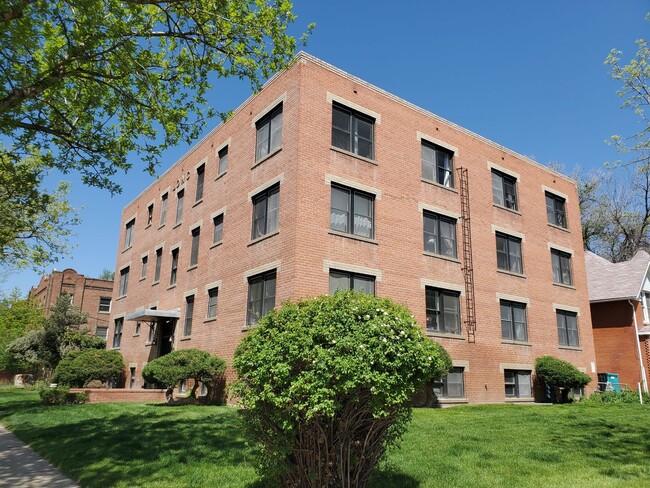 Building Photo - Laurel220 (KC-JF) Unit Laurel220 1