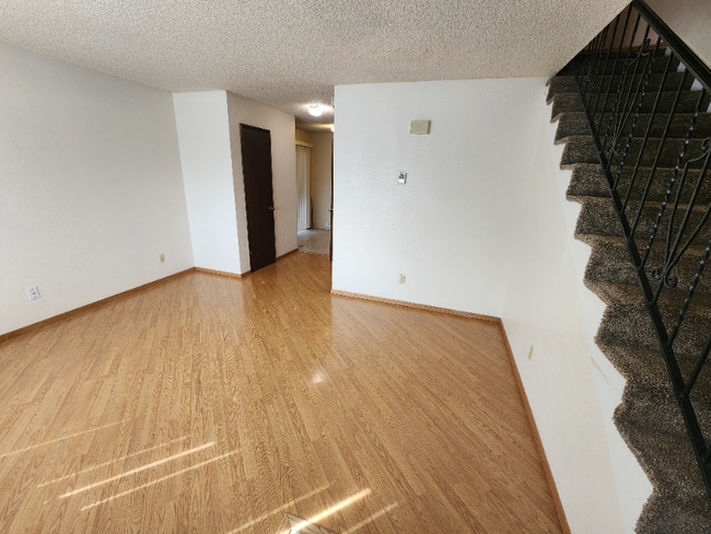 Building Photo - 1214 E 3rd St Rental