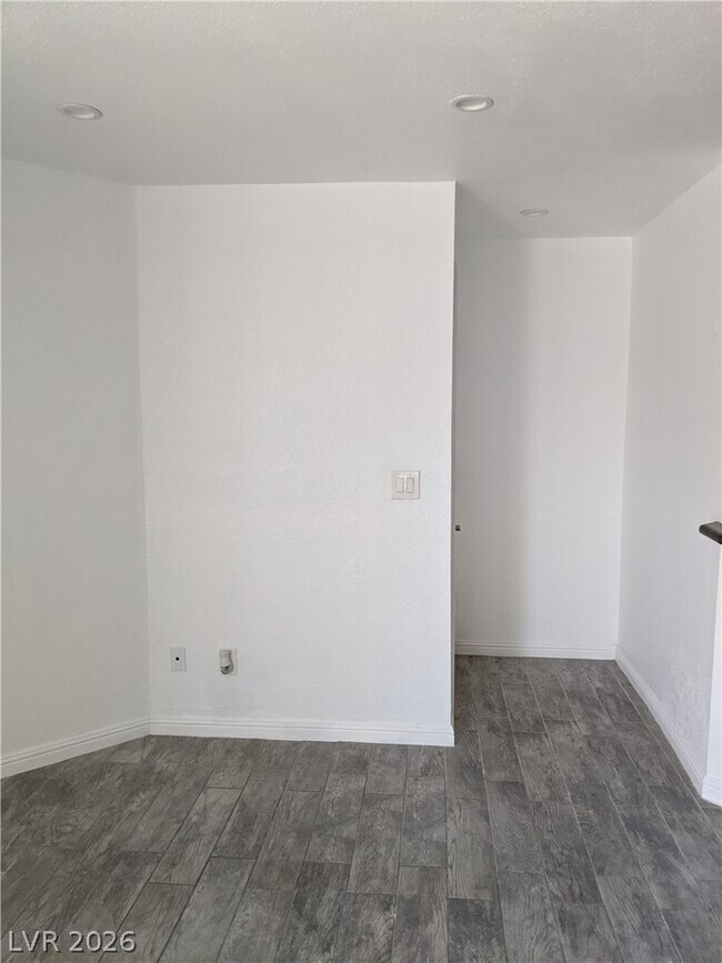 500 Elm Dr Unit 104