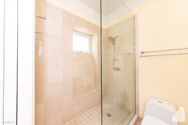 Photo - 3 br, 2 bath Condo - 1427 N Dearborn St