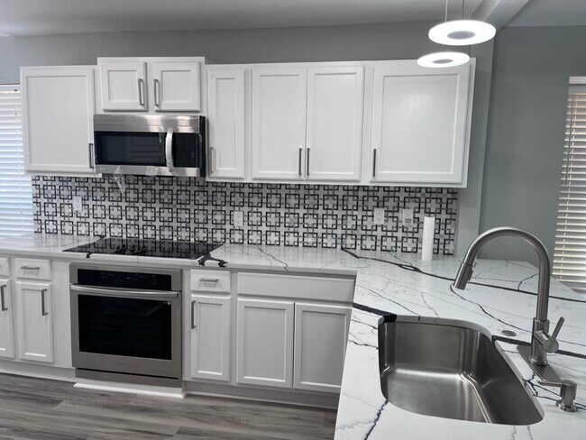 Photo - 6820 Douglas Creek