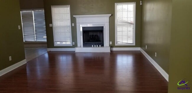 Photo - 209 Sedgebrooke Dr