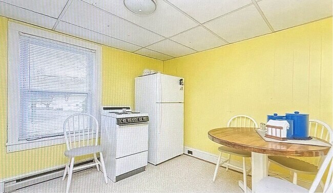 Photo - 445 Bryarly Rd