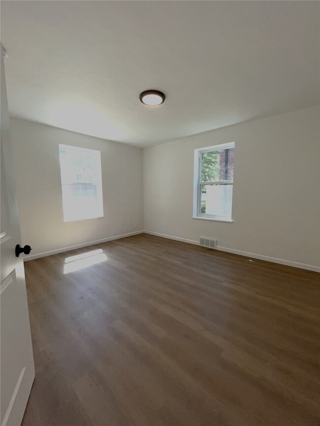 Photo - 3911 Jamieson Ave