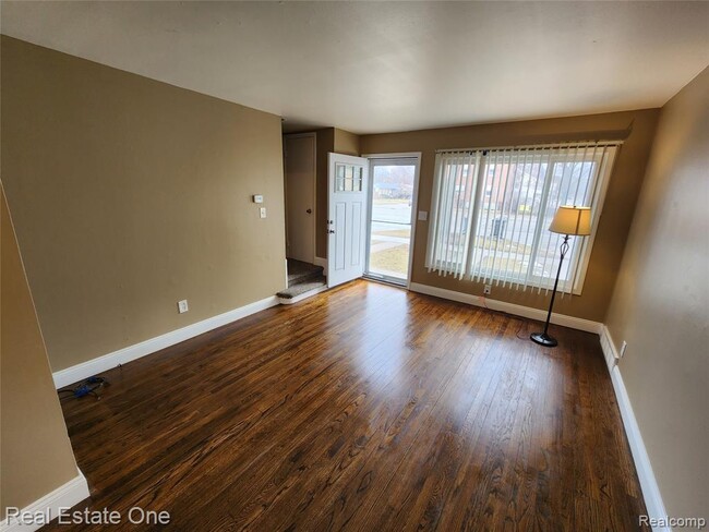 Photo - 8741 W Nine Mile Rd