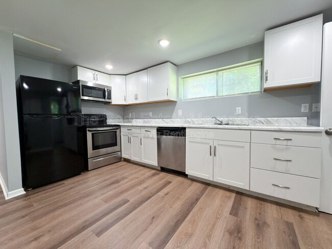 409 Longview Dr