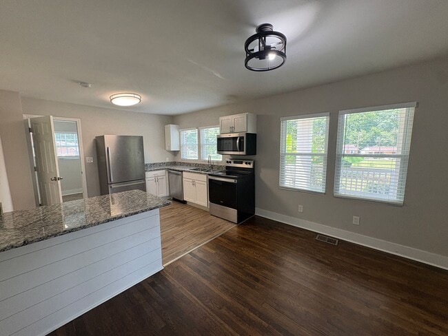 Photo - Your Next Home Awaits – Spacious Rental in a Convenient Location