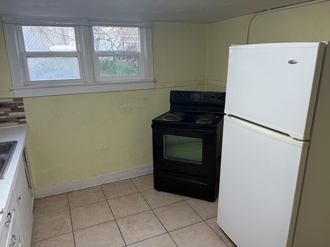 442 N 10th Ave Unit Downstairs