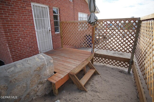 Photo - 1226 Huckleberry St