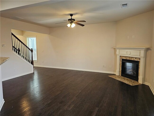 Photo - 6185 Crested Moss Dr