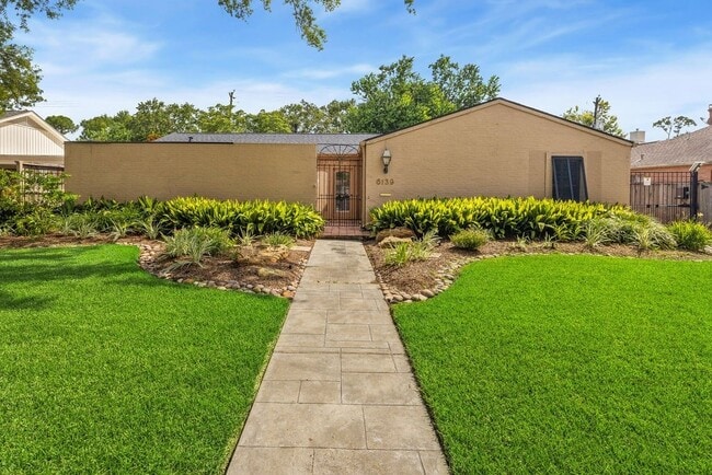 Building Photo - 6139 Chevy Chase Dr Rental