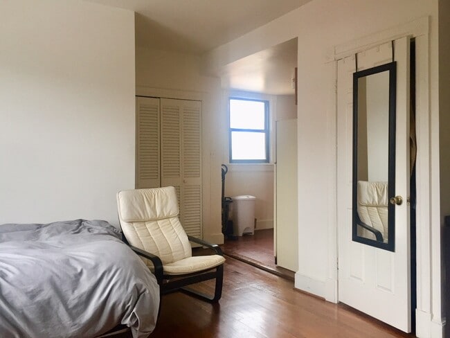 Photo - 3RD-637 #403 Unidad 637 3rd St.