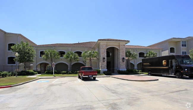 Photo - Villas of Park Grove Apartments