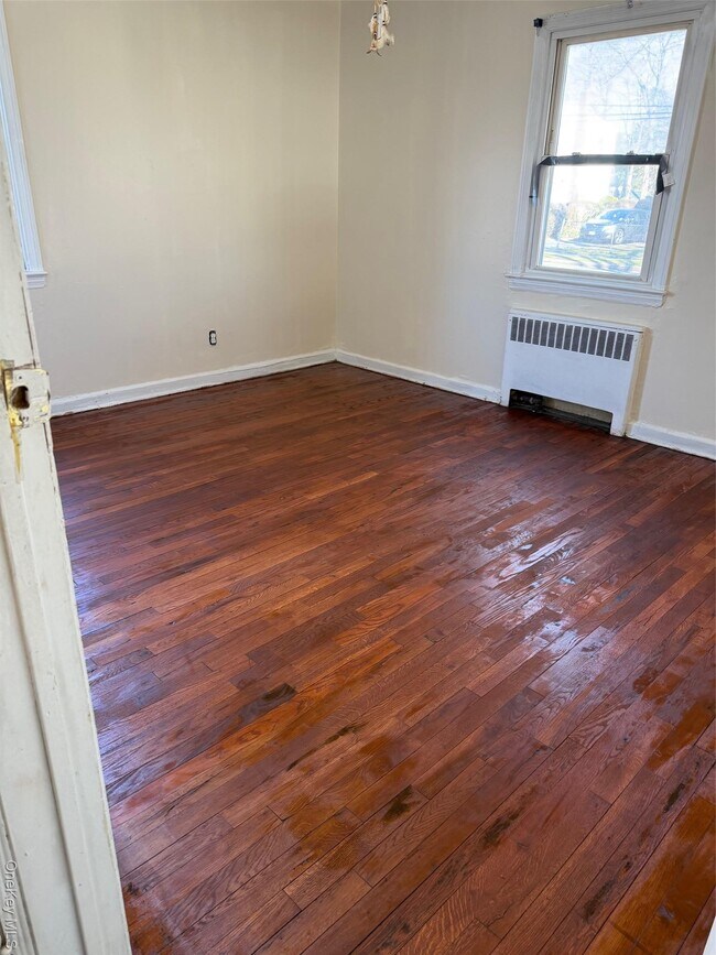 Photo - 650 Winthrop Dr