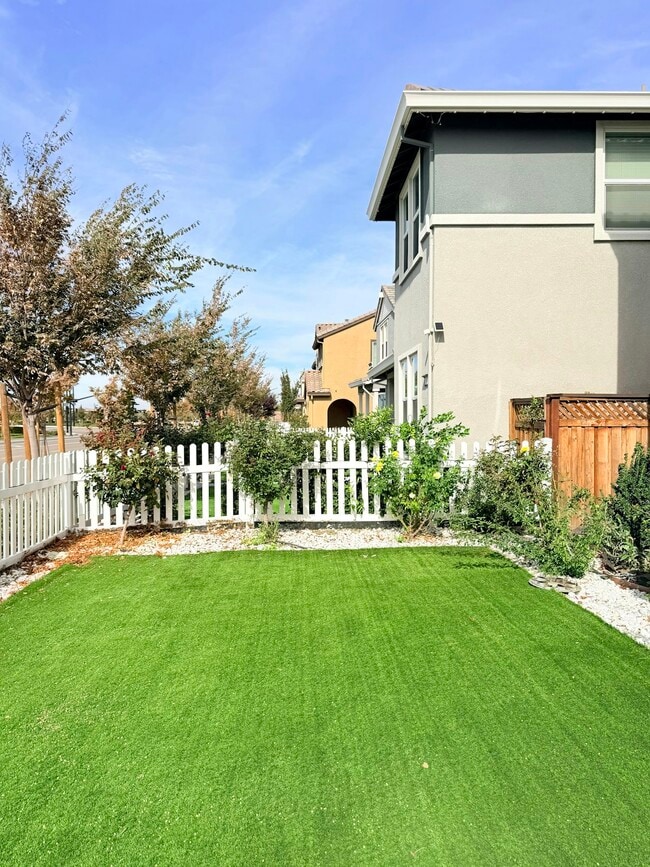 Photo - 1676 S Central Pkwy