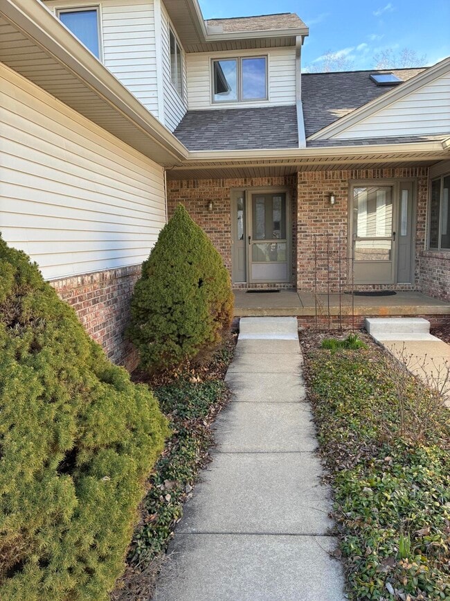 Photo - 571 Sycamore Cir Condo