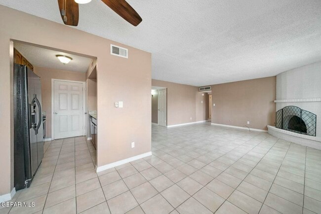 Photo - 3332 Wayside St