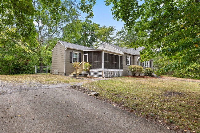 Photo - 949 Signal Rd