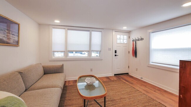 Photo - 106 N Portland Ave Unidad 1st floor