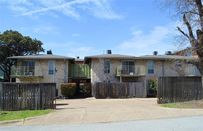 Building Photo - 2800 Cole St Unit 214C Rental