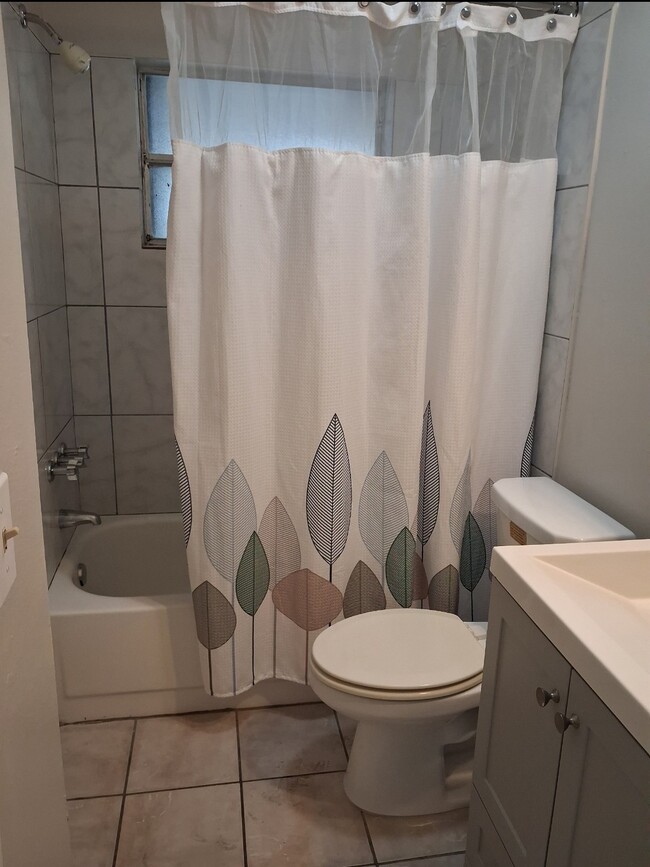 Photo - 5301 E 18th Ave Unit Apt B