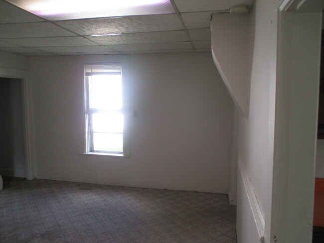 Living Room - 922 Cameron Ave Unit 922