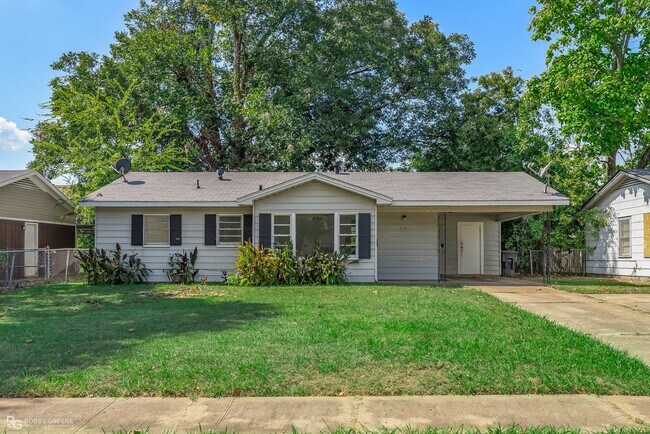 Photo - 1515 Leslie St