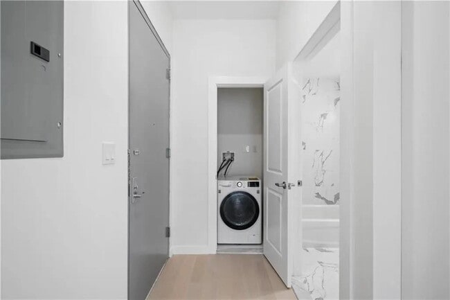 Photo - 1657 E 19th St