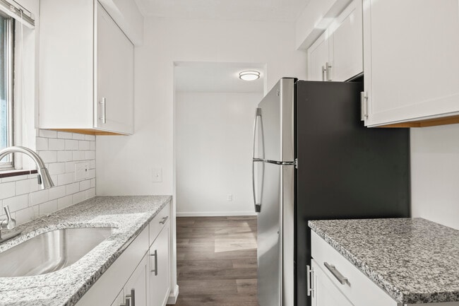 Photo - Barbara Manor