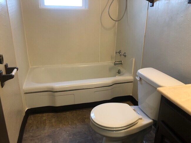 Photo - 383 NW Irving St