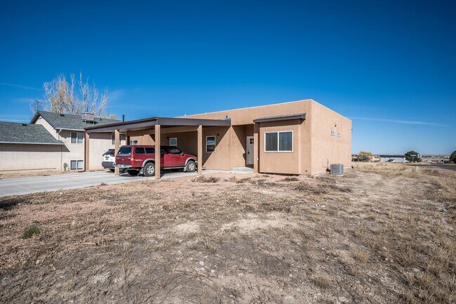 Photo - 753-753 E Laporte Dr