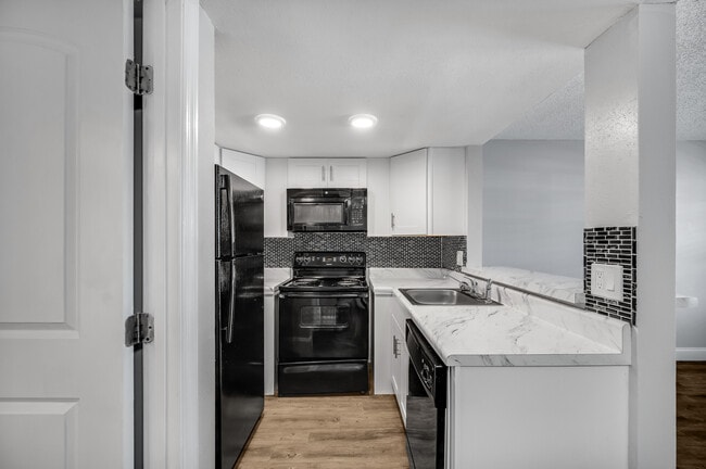 Photo - Armature Square