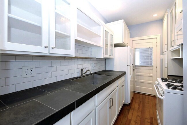 Photo - 1223 W Gray St