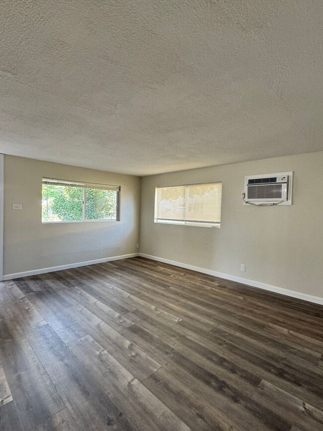 Photo - Selah remodeled 1 br, 1 ba home with washe...