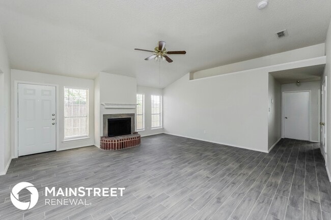 Photo - 10917 Ives St