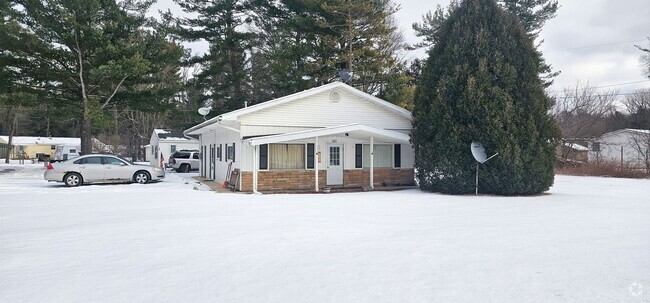 Building Photo - 683 Saginaw Rd Unit 4 Rental