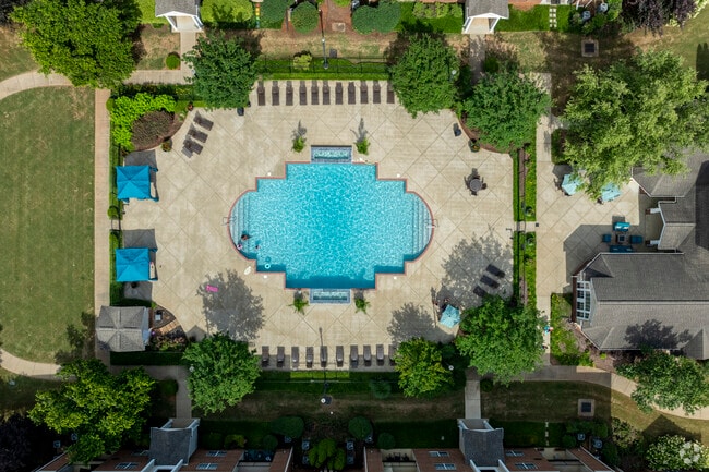 Pool - Emerald Ridge