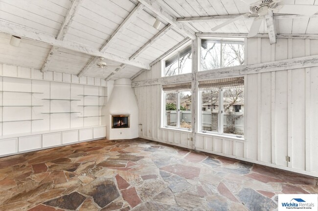 Photo - Beautiful 2,961 Sqft home in a Great Neighborhood!!