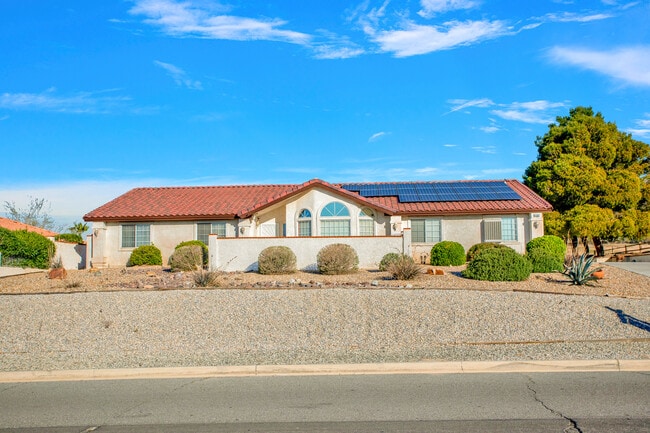 Exterior frontal - 16362 Kamana Rd