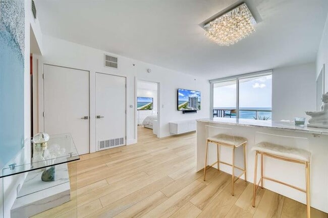 Building Photo - 6365 Collins Ave Unit 2406 Rental