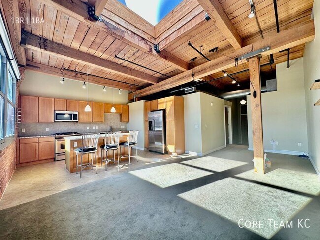 710 Broadway-807