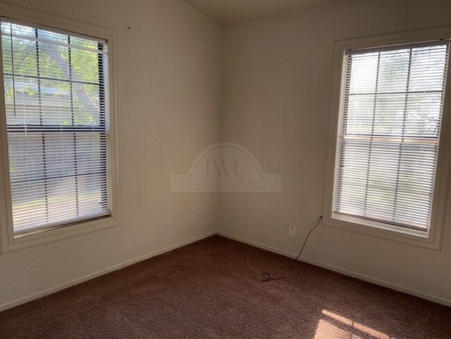 Photo - ***Two-Weeks Free Rent***916 Evergreen, Ki...