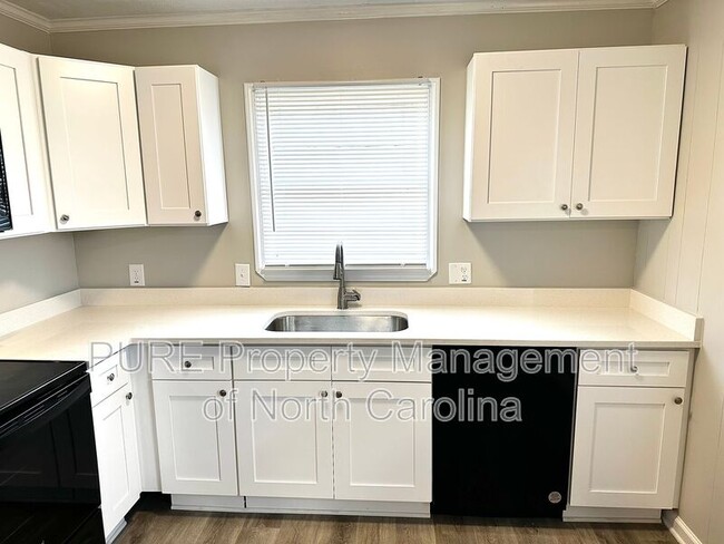 Photo - 1414 White St