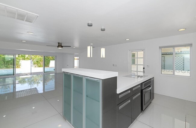 Photo - 4222 E Indianola Ave