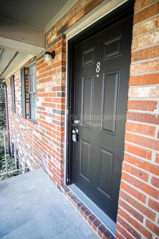 Building Photo - 129 Hillcrest Dr Unit 8