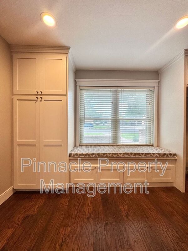 Photo - 3330 Briargrove Ln