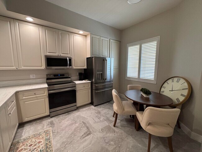Photo - 33 Harbour Isle Dr W Unit 303